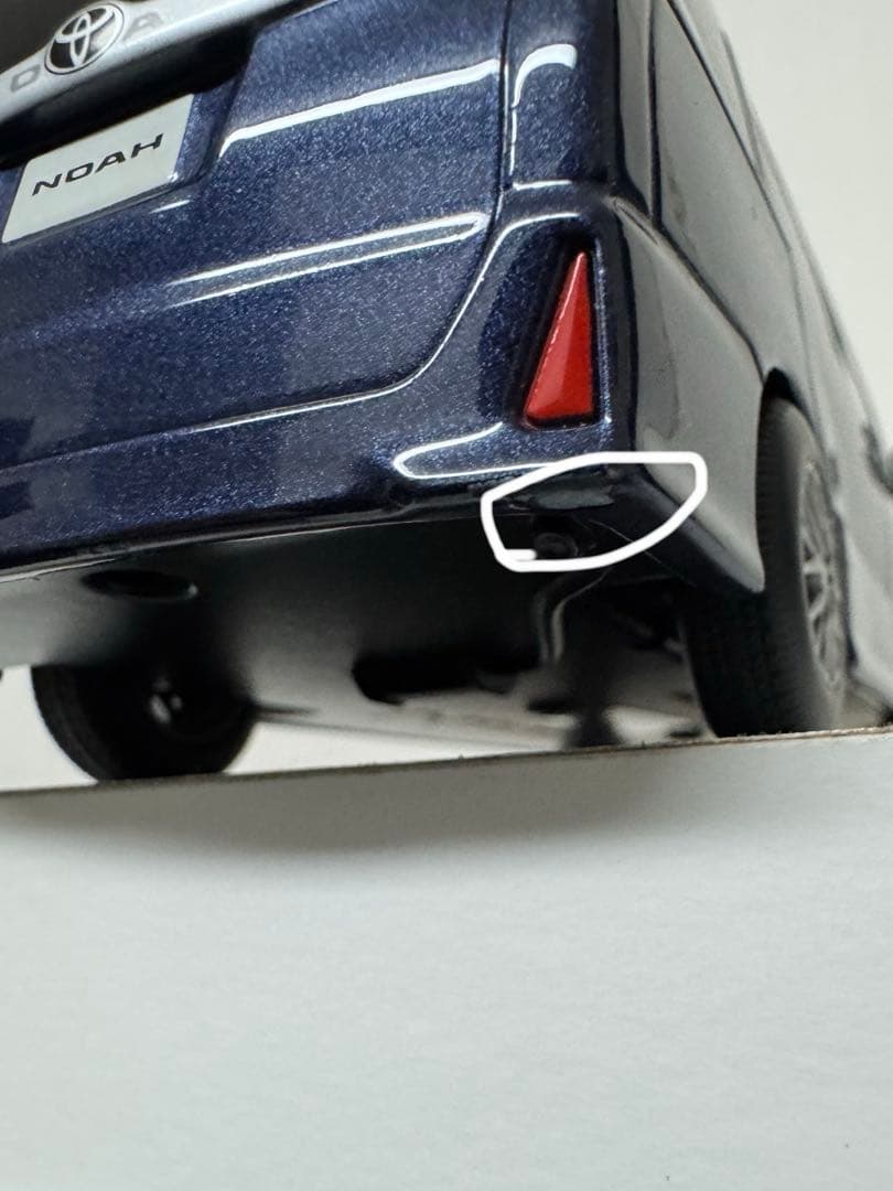 トヨタ NOAH ノア　カラーサンプル　ミニカー