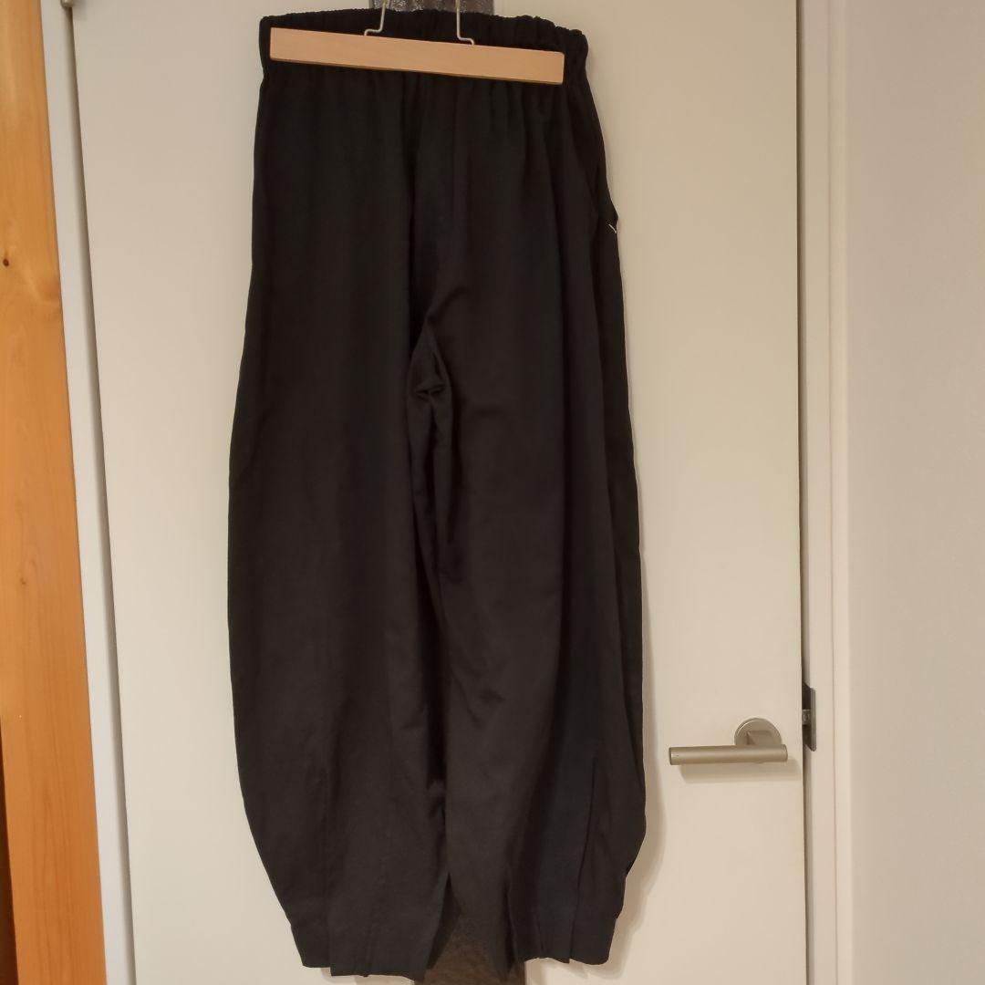 OMMO タックデザインコクーンパンツ黒 38 un3d.