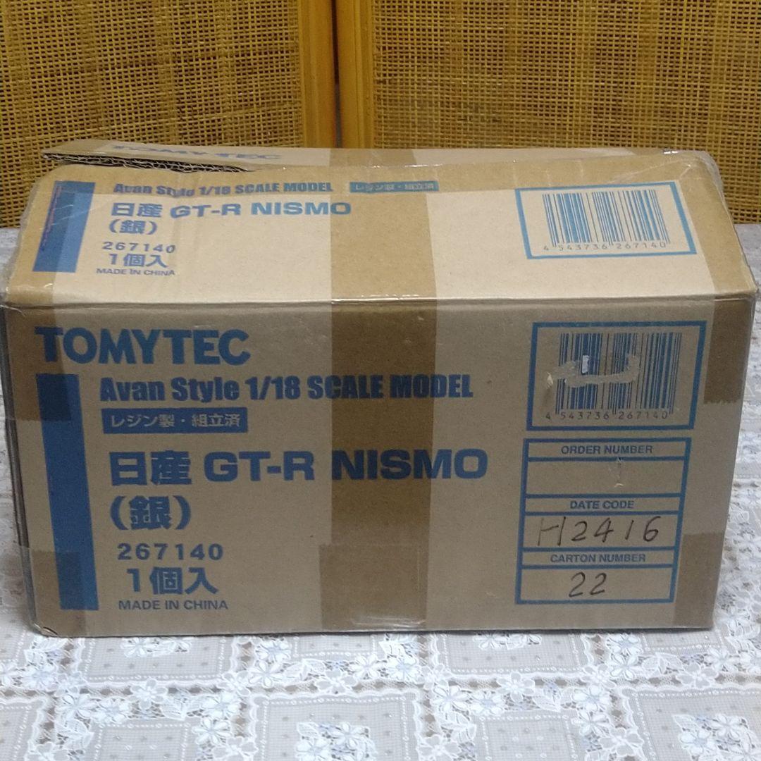 トミーテック　　日産GT−R　NISMO（銀)1/18スケール