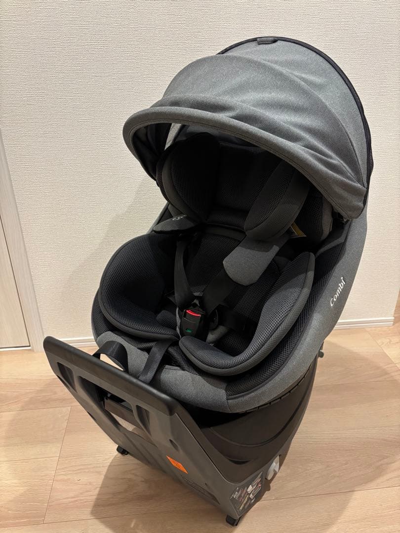 【上位モデル】Combi クルムーヴコンパクト R129 エッグショック グレー