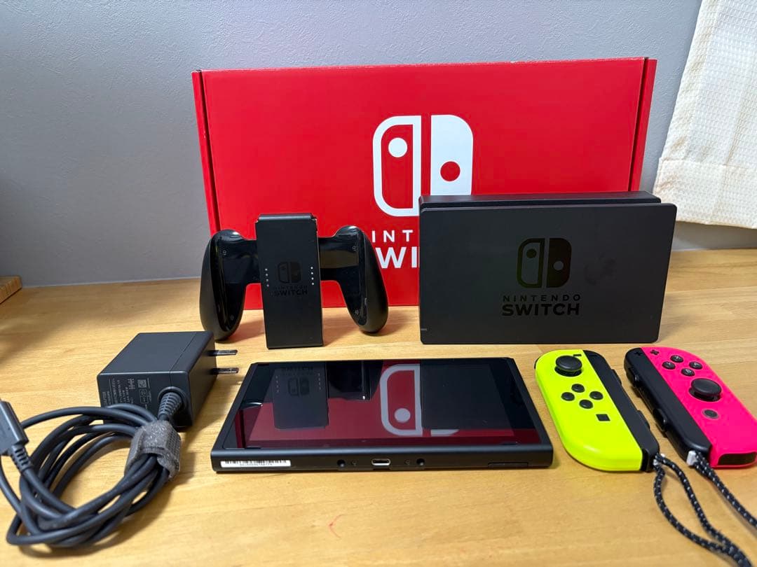 Nintendo Switch 本体 箱あり 付属品完備 傷ほぼなし