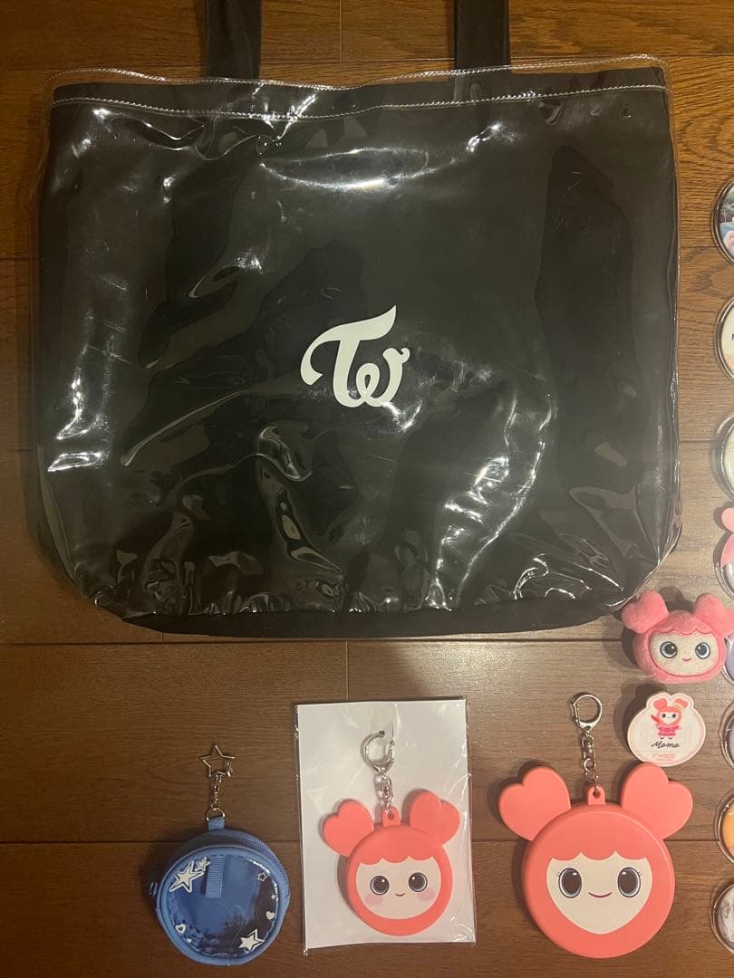 TWICE モモ 缶バッジ グッズ バッグ