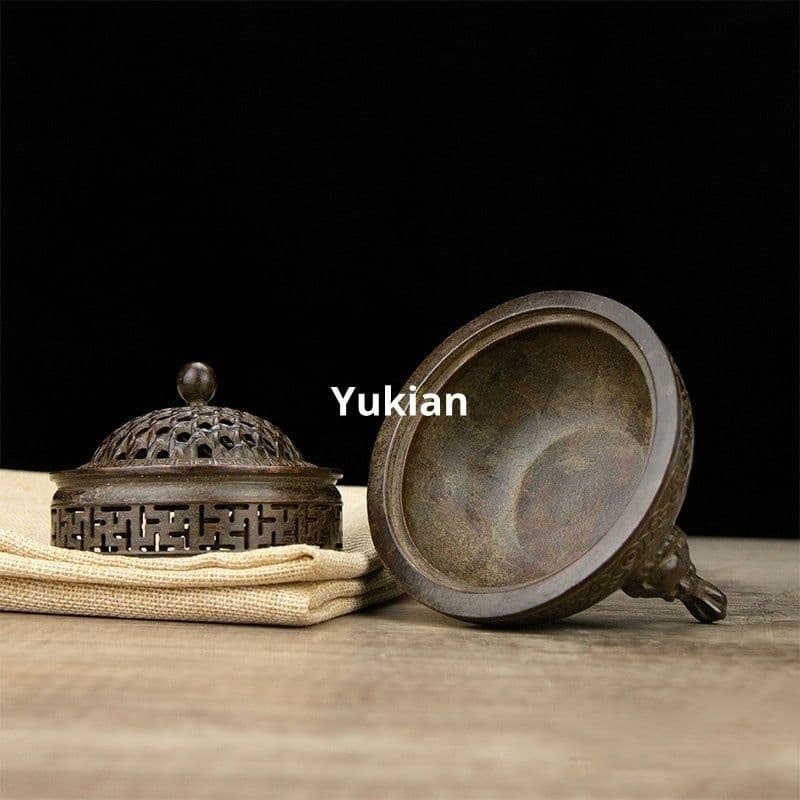 三層獅足祥雲紋薫香炉 三足銅炉 格子蓋 香道具 装飾品 工芸品 美術品