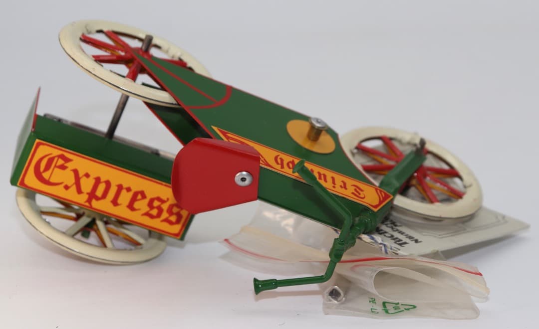 Teddy Bear with Tricycle Tucker＆Walther