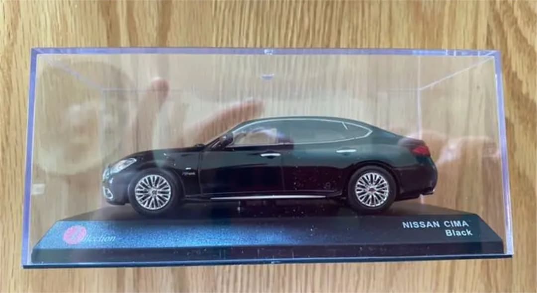 京商　日産　シーマ　ミニカー