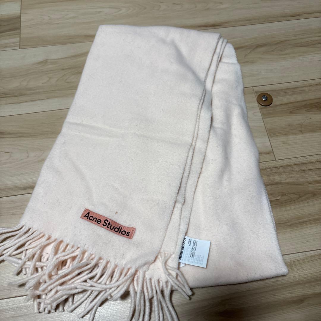 Acne Studios 淡いピンク マフラー