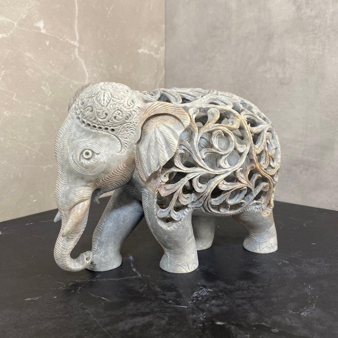 天然石　象の彫刻　透かし彫り　子宝縁起物　ビッグサイズ