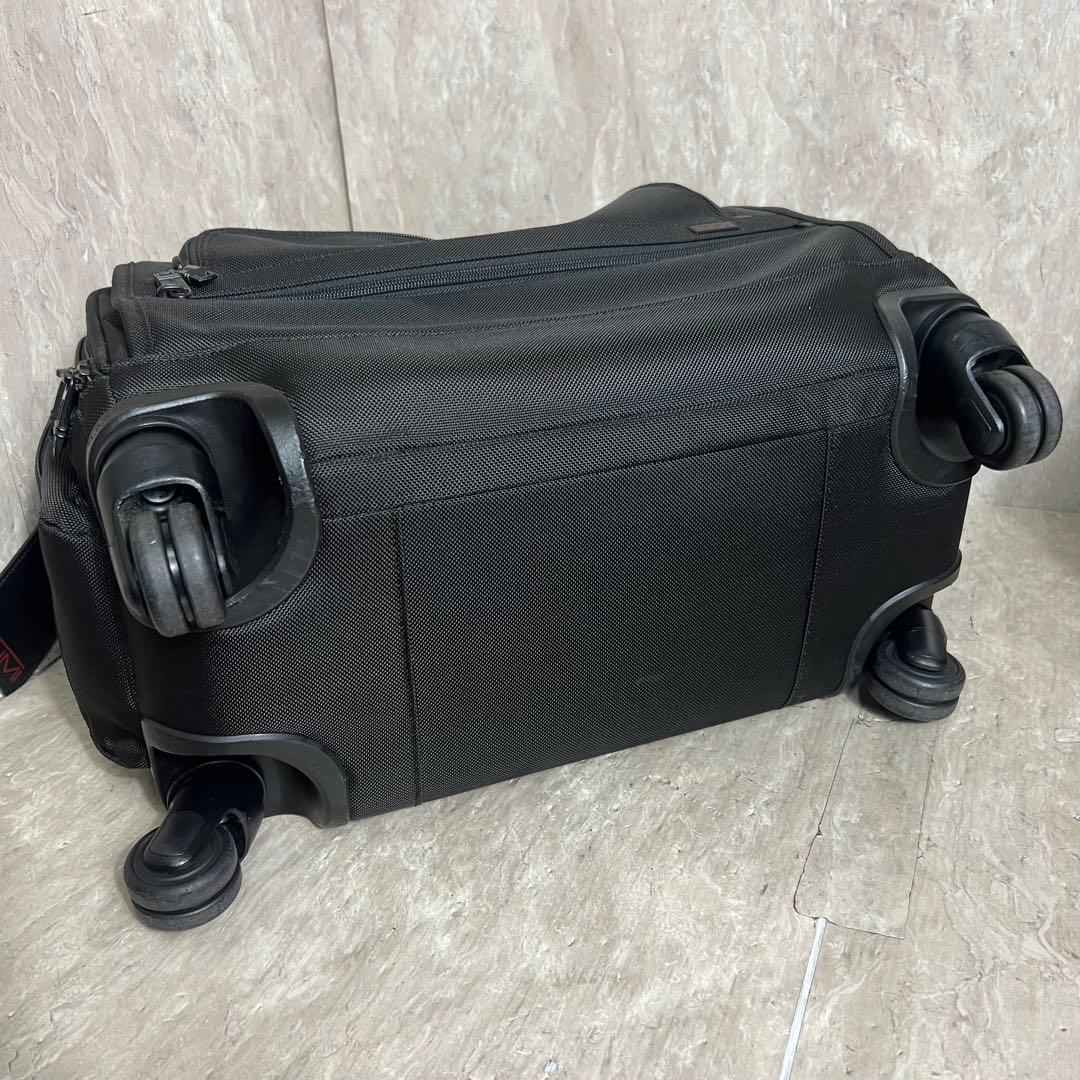 極美品 TUMI ALPHA2 4輪 キャリーケース 22652D2 機内持込可
