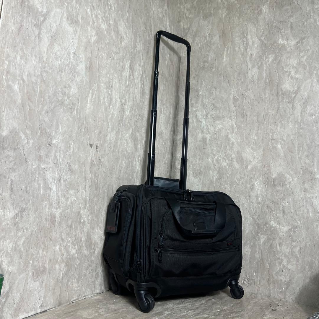極美品 TUMI ALPHA2 4輪 キャリーケース 22652D2 機内持込可
