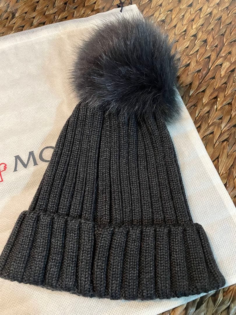 【美品】MONCLER ダークグレー ニット帽
