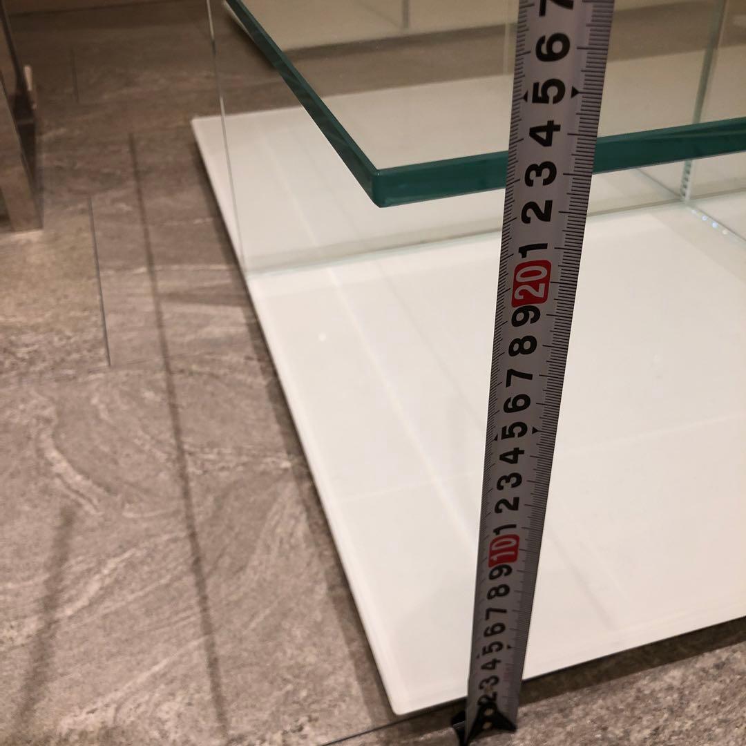 カッシーナ　ガラステーブル