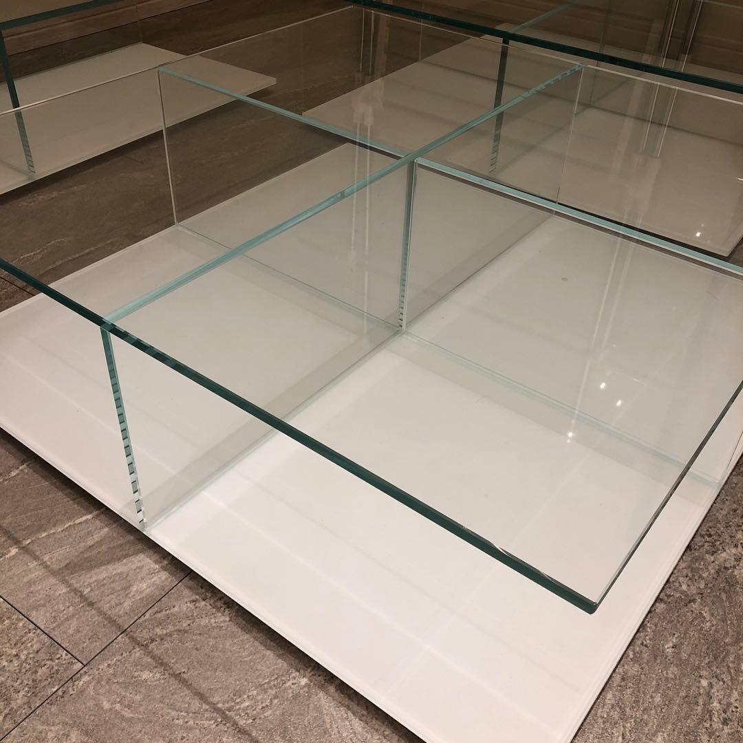 カッシーナ　ガラステーブル