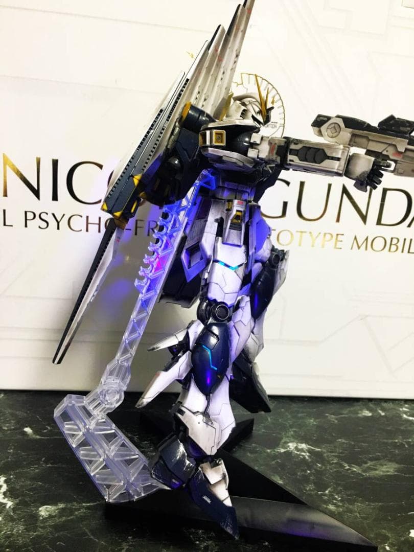 近日処分予定 MG 1/100 νガンダム Ver.ka　塗装完成品　ニュー