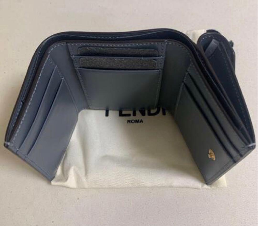 フェンディFENDI ダイアモンド　三つ折り財布　芸能人多数使用モデル