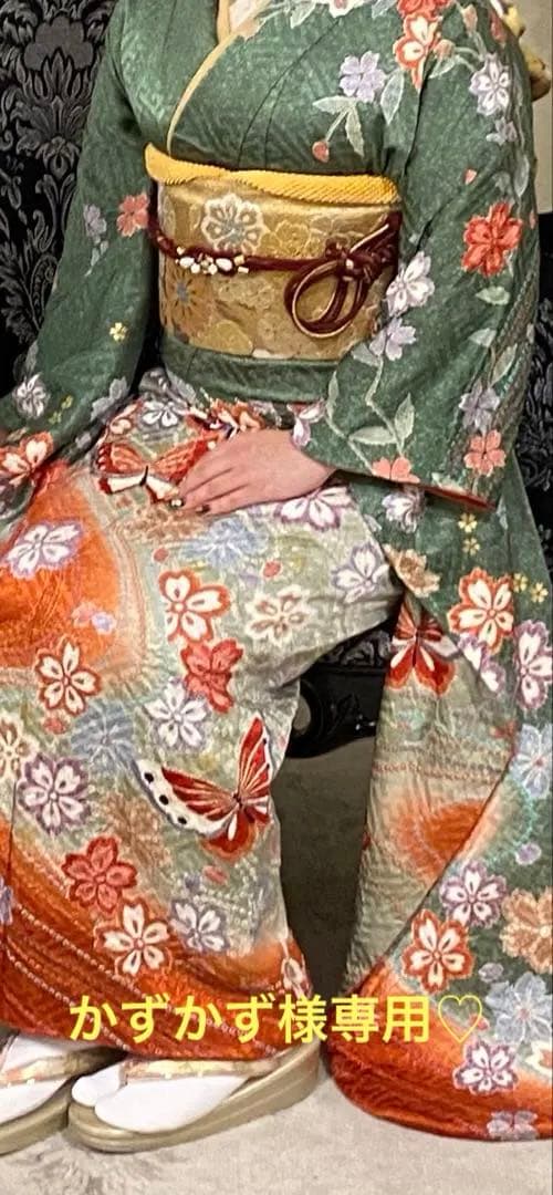 成人式　絞りの振袖　桜と蝶