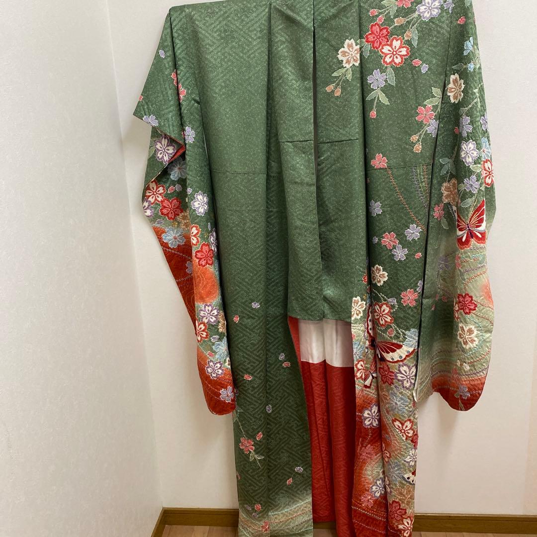 成人式　絞りの振袖　桜と蝶