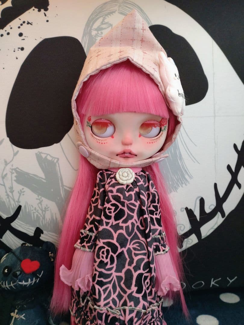 カスタムアイシードールピンクローズフェイスアウトフィット付き