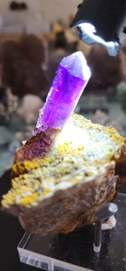 ナミビア産のロイヤルパープルアメジスト