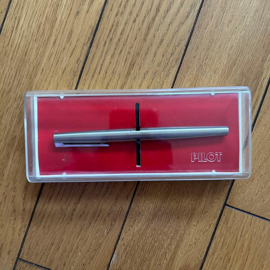 ◾️万年筆◾️昔の筆記用具◾️パイロット◾️PILOT◾️新品◾️未使用◾️換えインク付◾️昭和