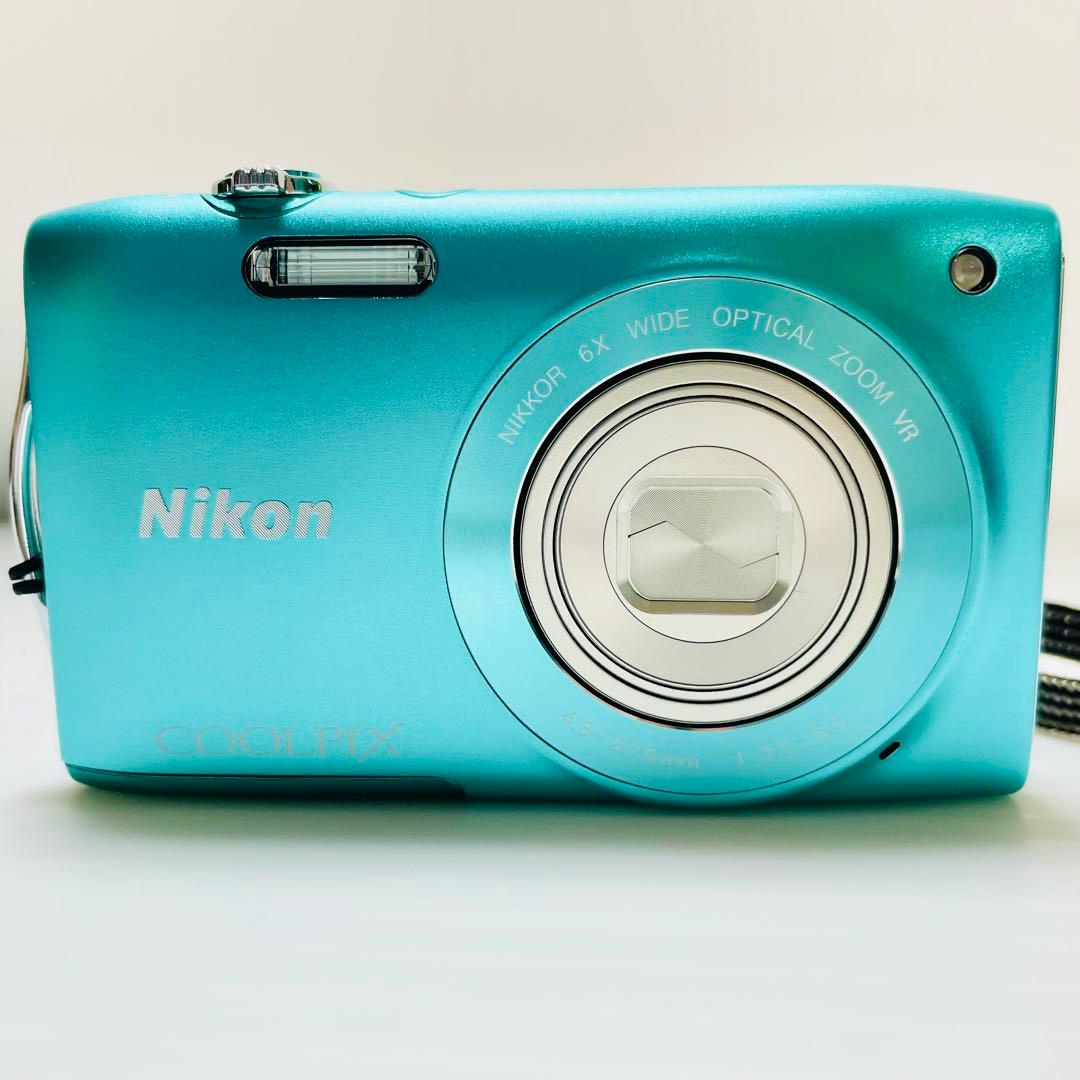超美品　箱付き　Nikon COOLPIX S3300 ニコン　クールピクス