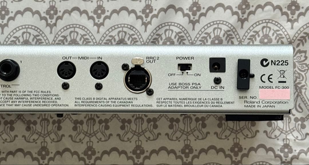 ローランド FC-300(美品) 専用箱・取扱説明書 付属