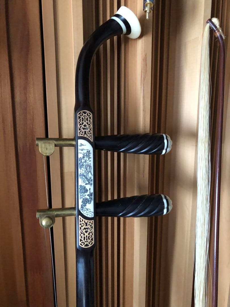 二胡　黒檀 金属軸糸巻き　ERシリーズ　中級グレード　ケース　弓、チューナー他