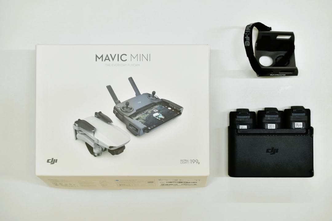 美品ドローン【MAVIC　MINI】予備バッテリー3個付　バンド付き