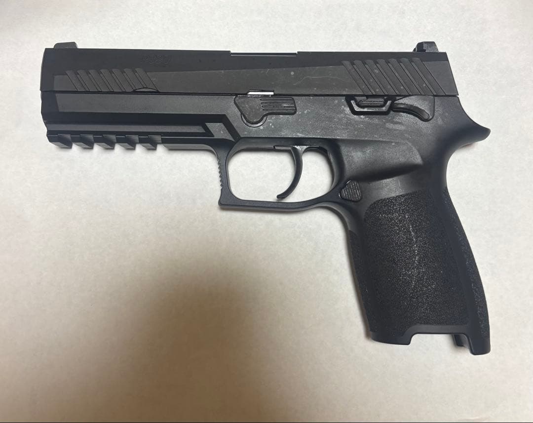 東京マルイ製P320フルサイズガスブローバックハンドガン