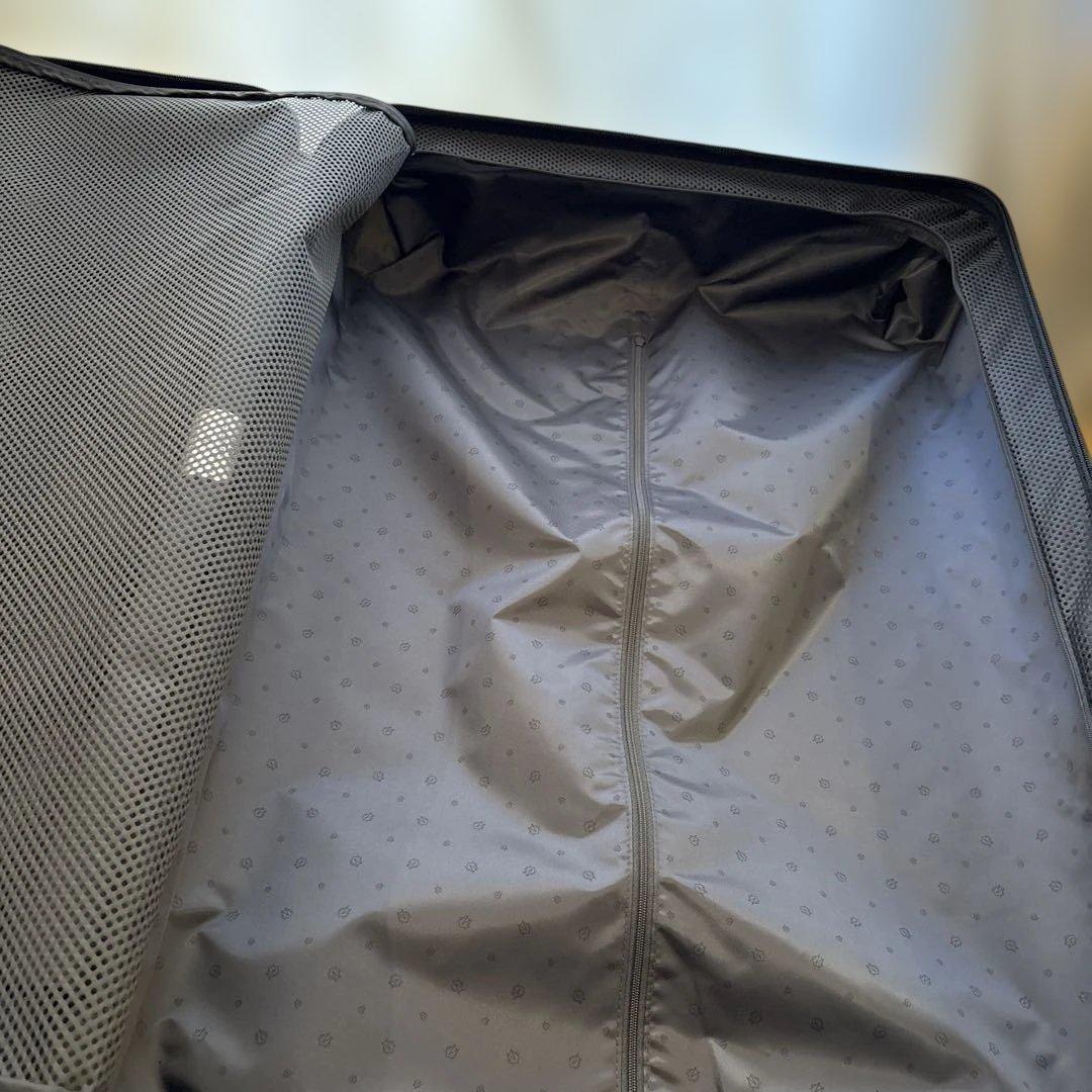 リモワ ESSENTIALチェックイン L ネイビー