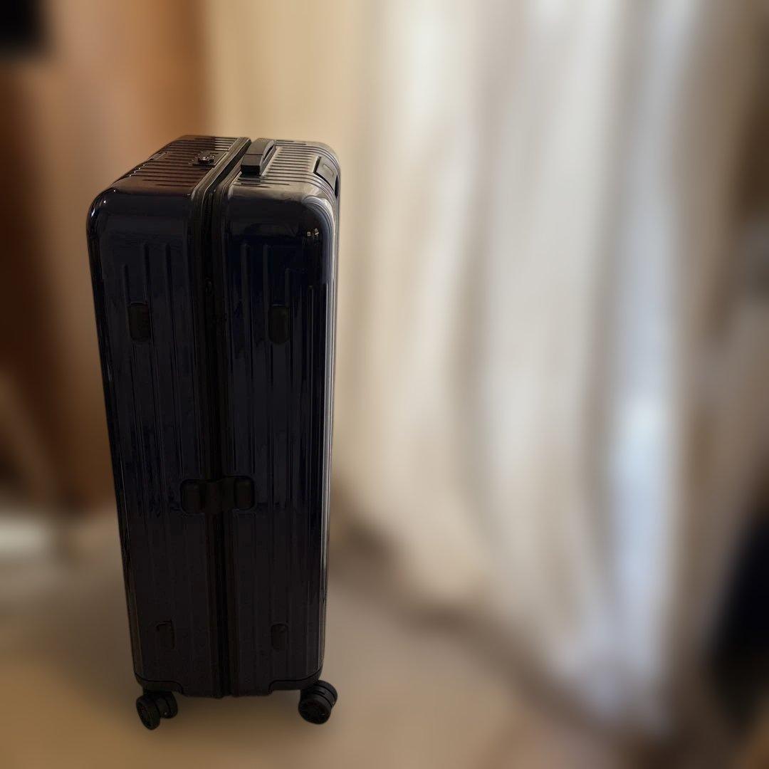 リモワ ESSENTIALチェックイン L ネイビー