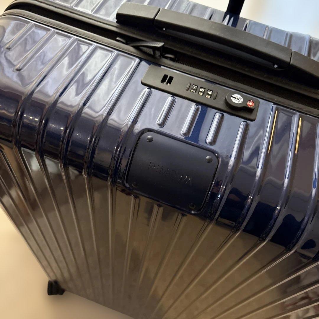 リモワ ESSENTIALチェックイン L ネイビー