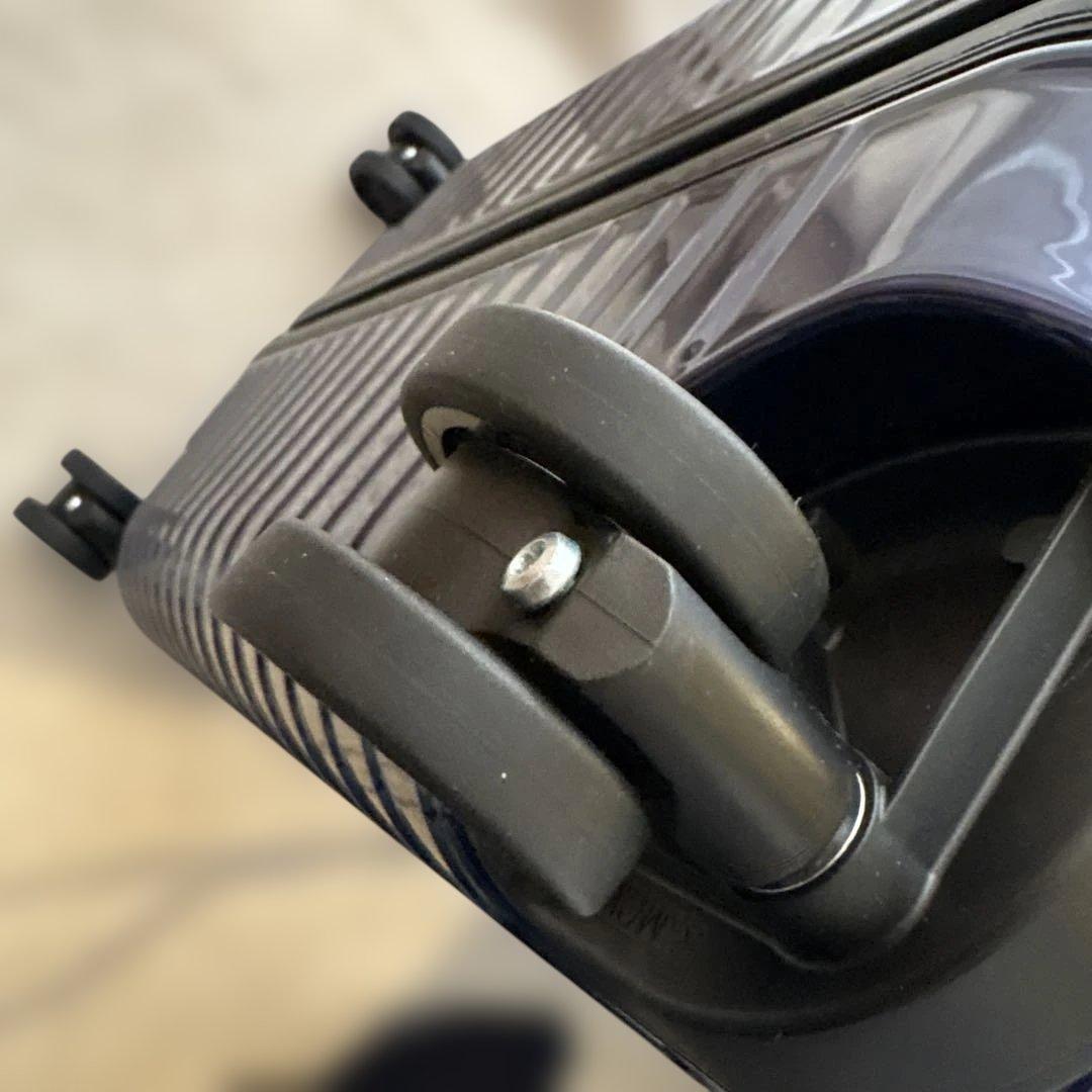 リモワ ESSENTIALチェックイン L ネイビー