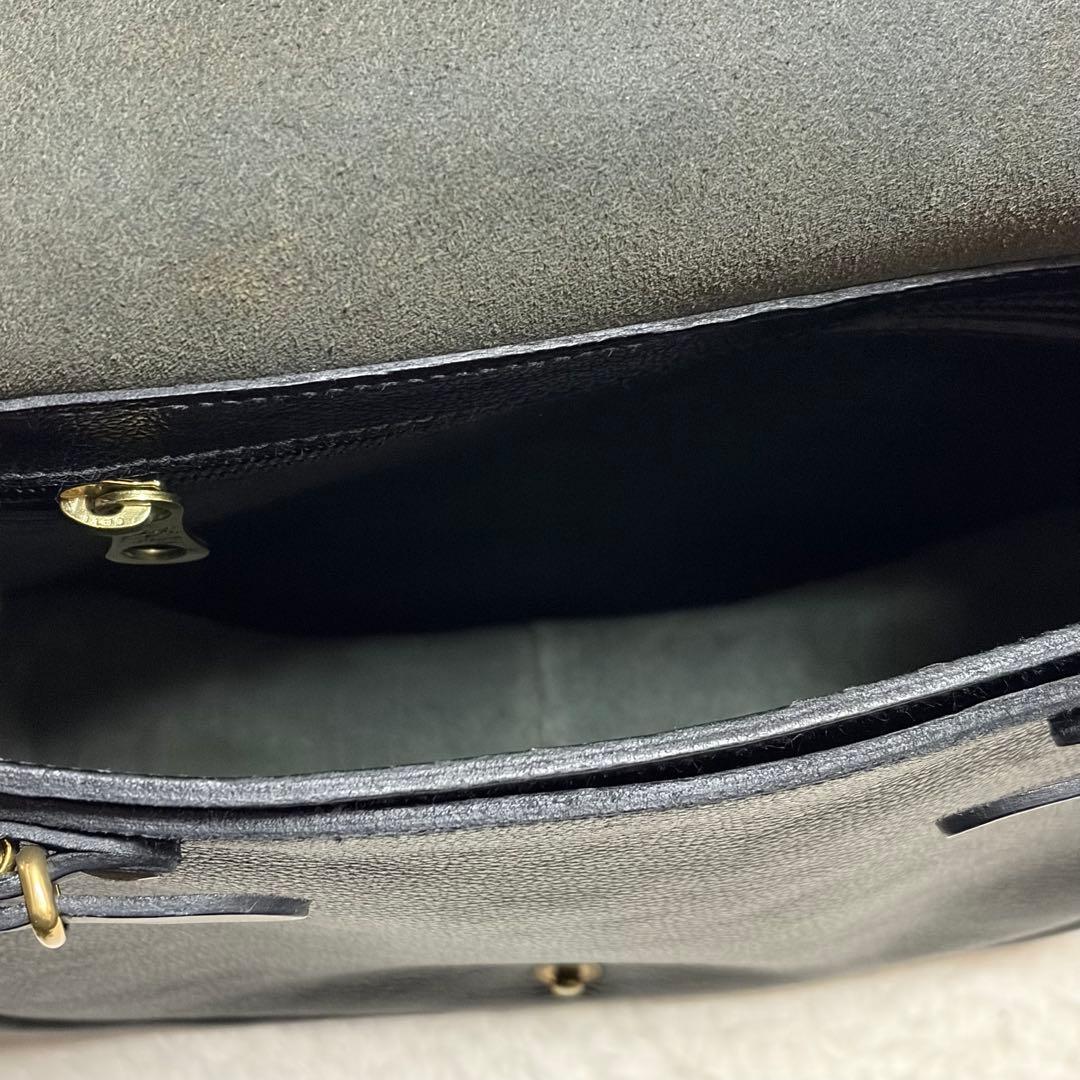 ILBISONTE イルビゾンテ　ブラック　レザー　ショルダーバッグ