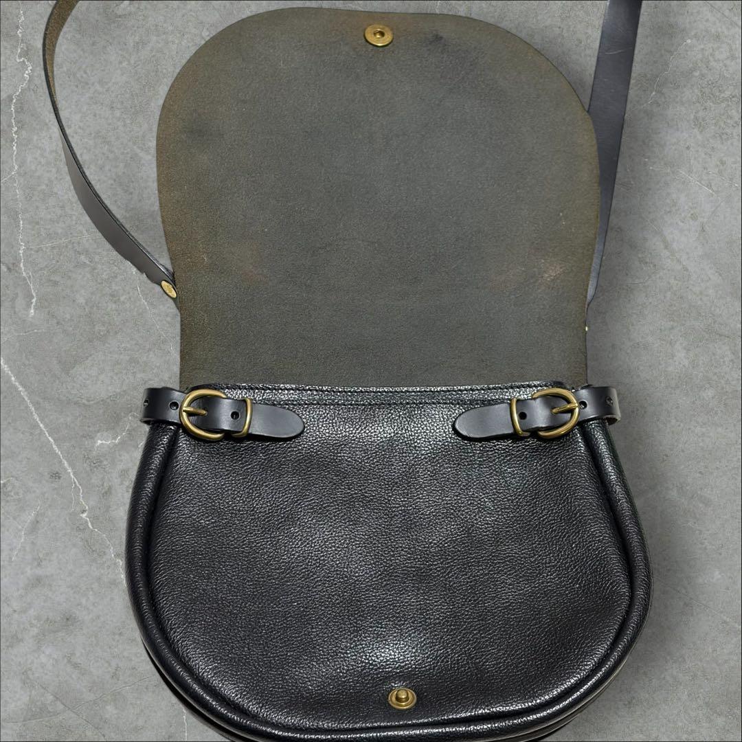 ILBISONTE イルビゾンテ　ブラック　レザー　ショルダーバッグ