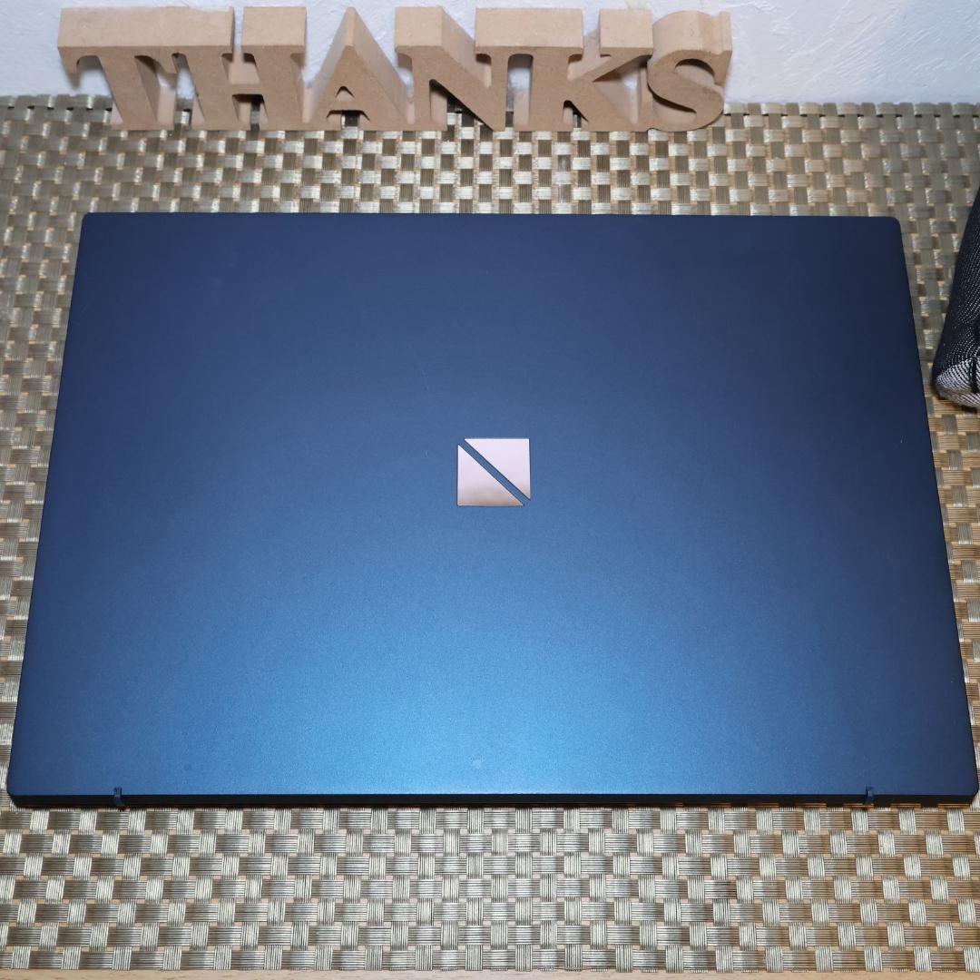 Win11公式対応10世代i5/メモリ8G/新品SSD/無線/カメラ/TypeC