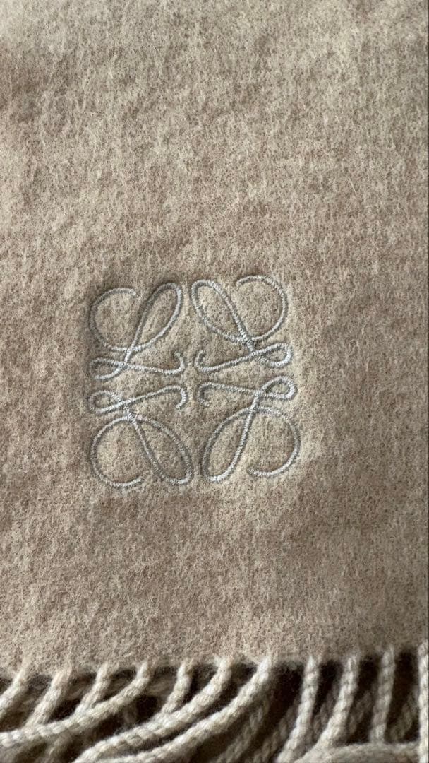 LOEWE ウールマフラー フリンジ付き クリーム ベージュ