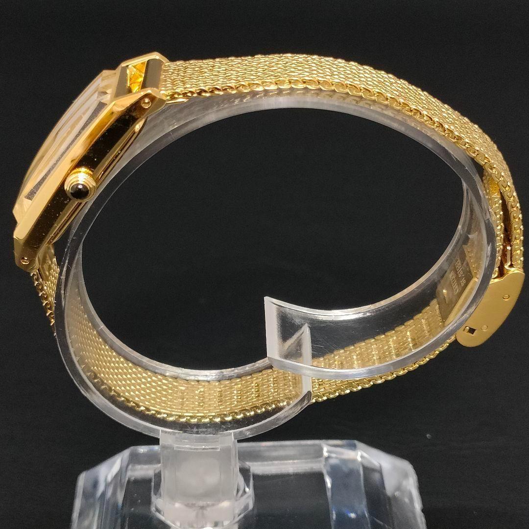 極美品　CITIZEN　シチズン　スクエア　ゴールド　ホワイト　ソーラー　腕時計