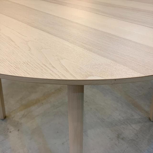 m&mm様　イケアのLISABOラウンドダイニングテーブル②