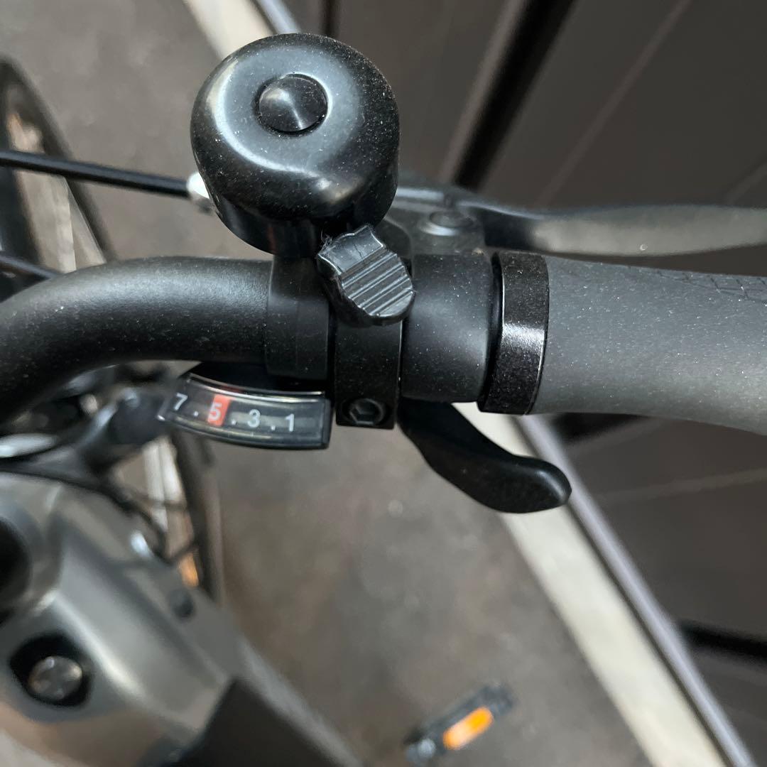 極美品　benelli 電動アシスト自転車 シルバー