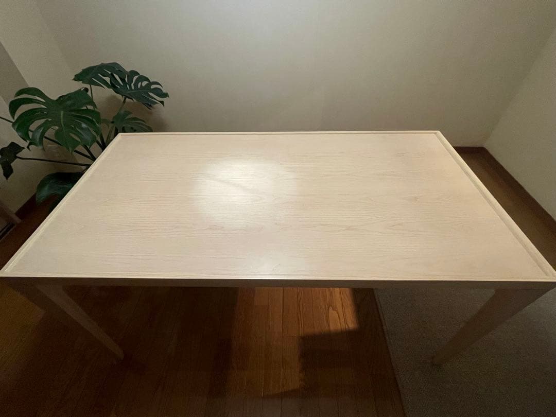 FLYMEe Vert（フライミー ヴェール）　ダイニングテーブル 145