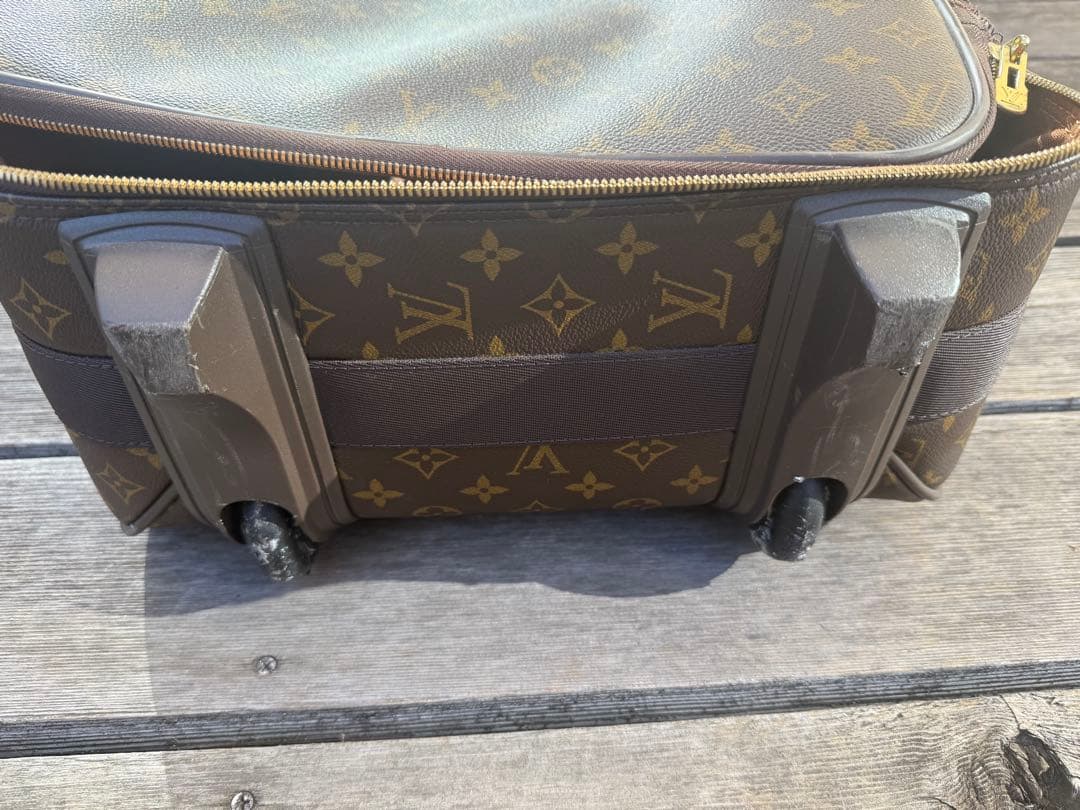 ルイ・ヴィトン　キャリーケース