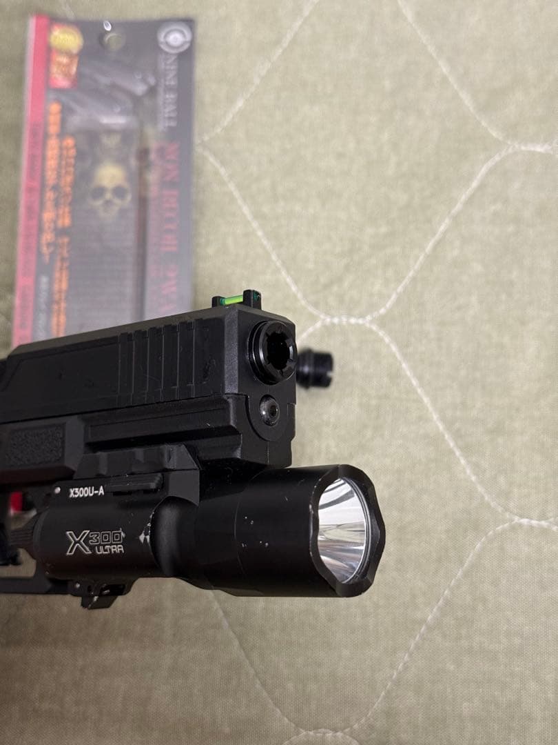 カーボネイト　ストライカー9s ライト付き 2マガジン　ホルスター付き