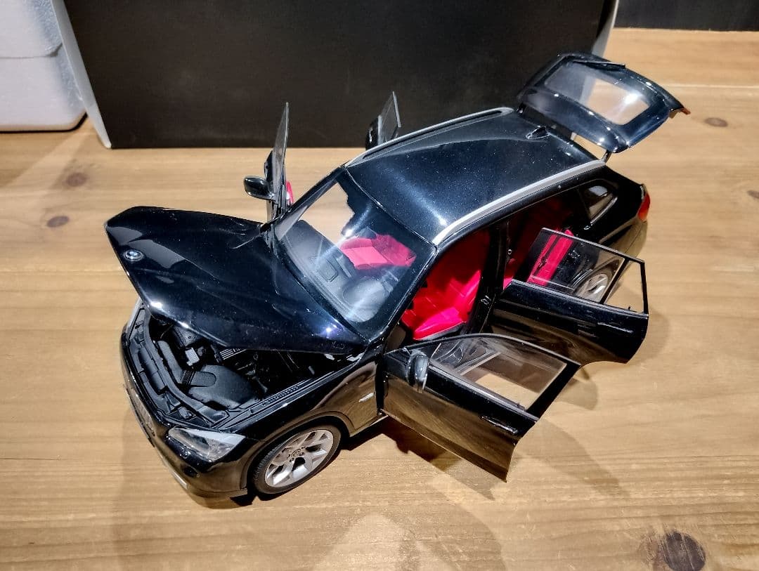 1/18 京商　BMW X1 xDrive28i ミニカー　サファイアブラック