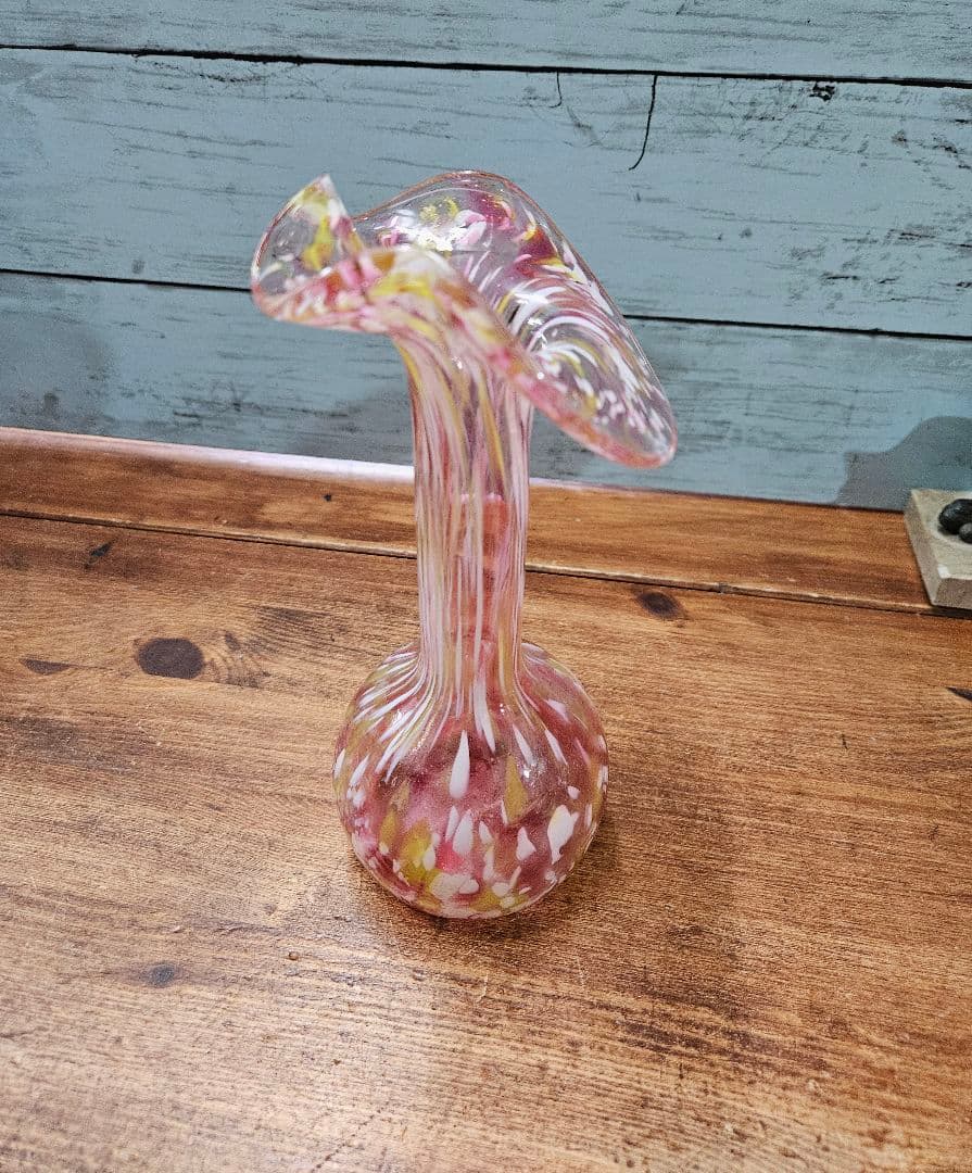 フランスアンティーク オパリンガラス クリシー フリル 花瓶 花器 一輪挿し