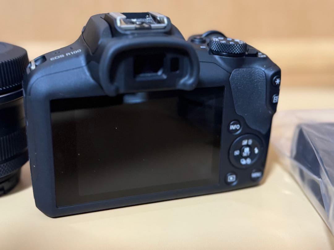 CANONキヤノン EOS R100 ダブルズームキット ミラーレス一眼カメラ