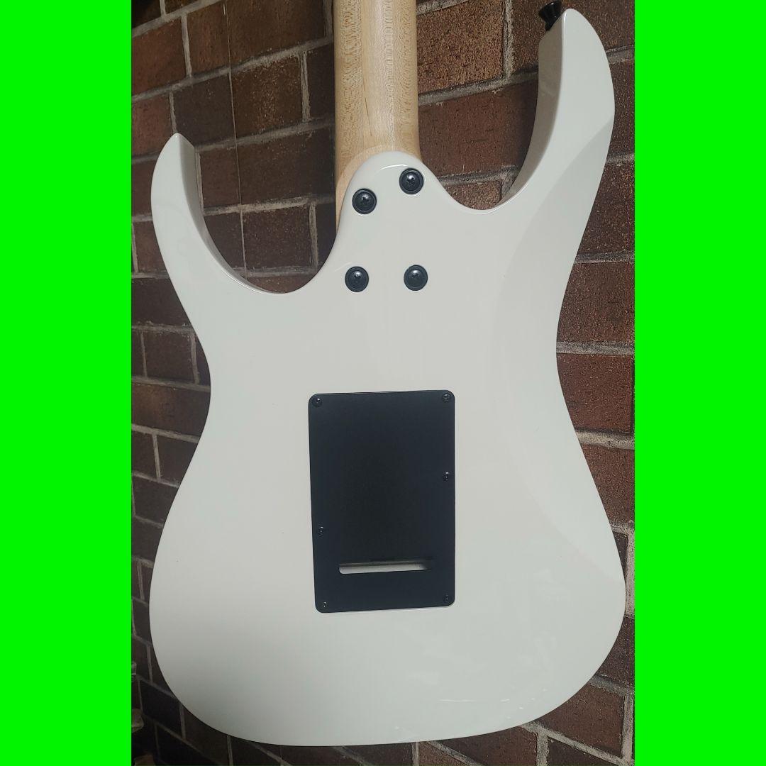 た*ち様 美品！ギター弾いてみたい方へIbanez Gio ホワイトエレキギター