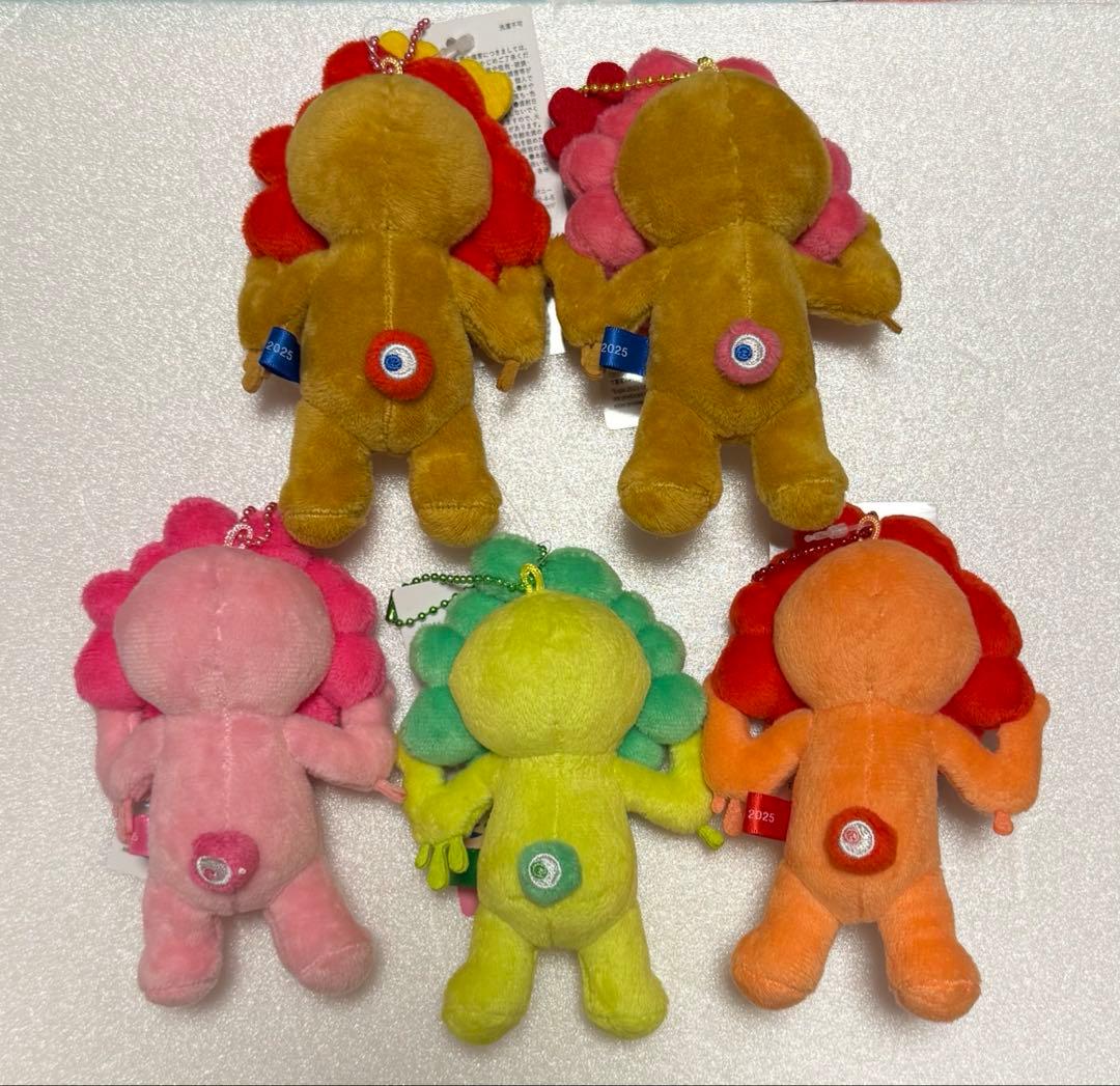 日焼けミャクミャク　推しカラーミャクミャク　ボールチェーンマスコット