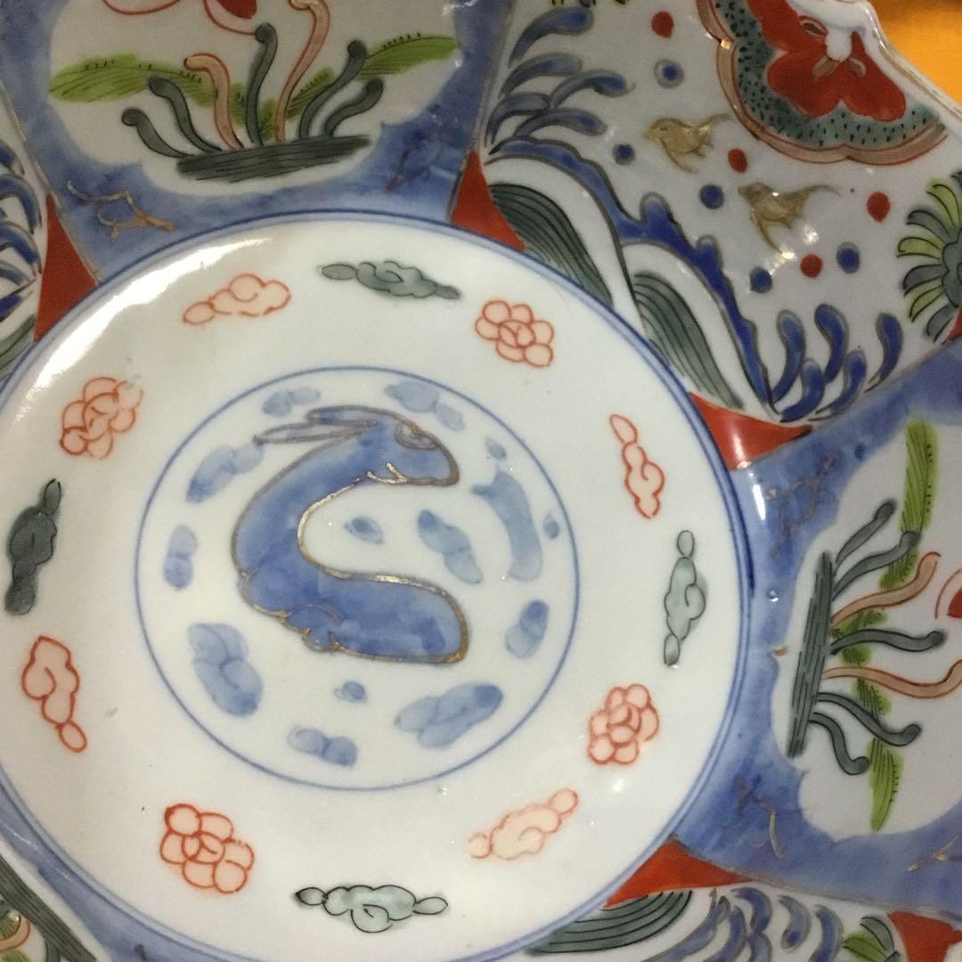 入れ子の色絵の鉢