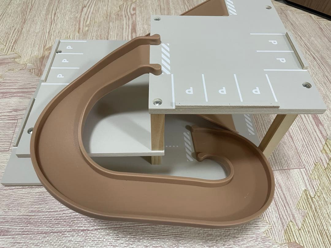 スリーズ　立体駐車場　エレベーター