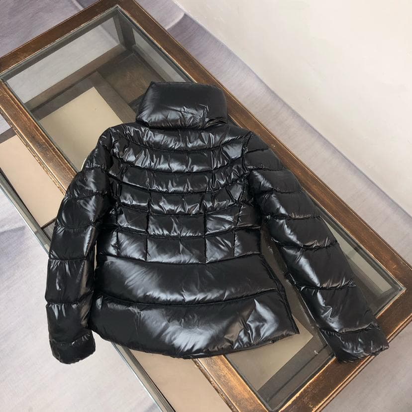 ほぼ新品モンクレール ブラックダウンジャケット 1サイズ